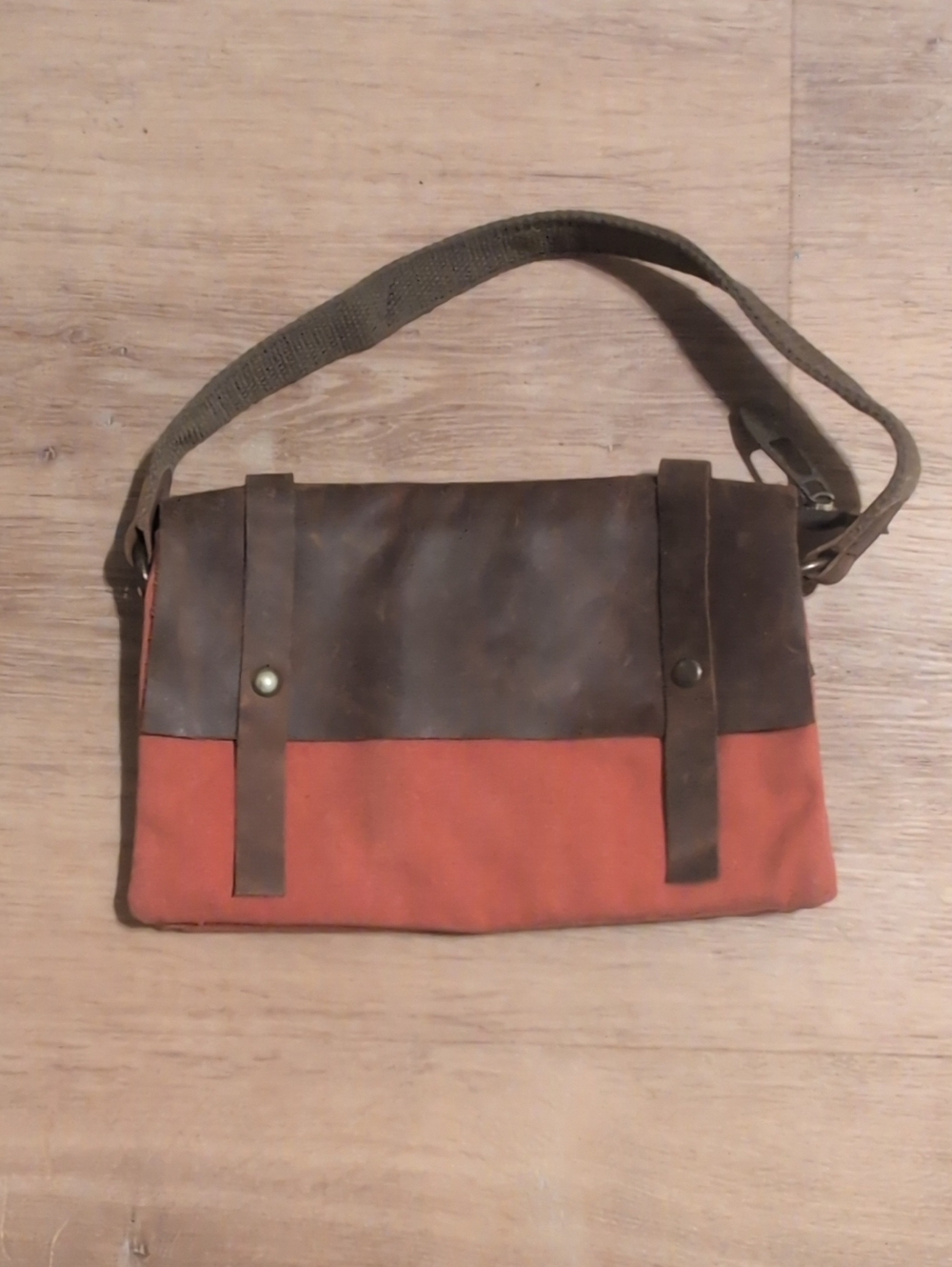 Jesslyn Blake Canvas and Leather Women’s Crossbody Bag - Rust Brown